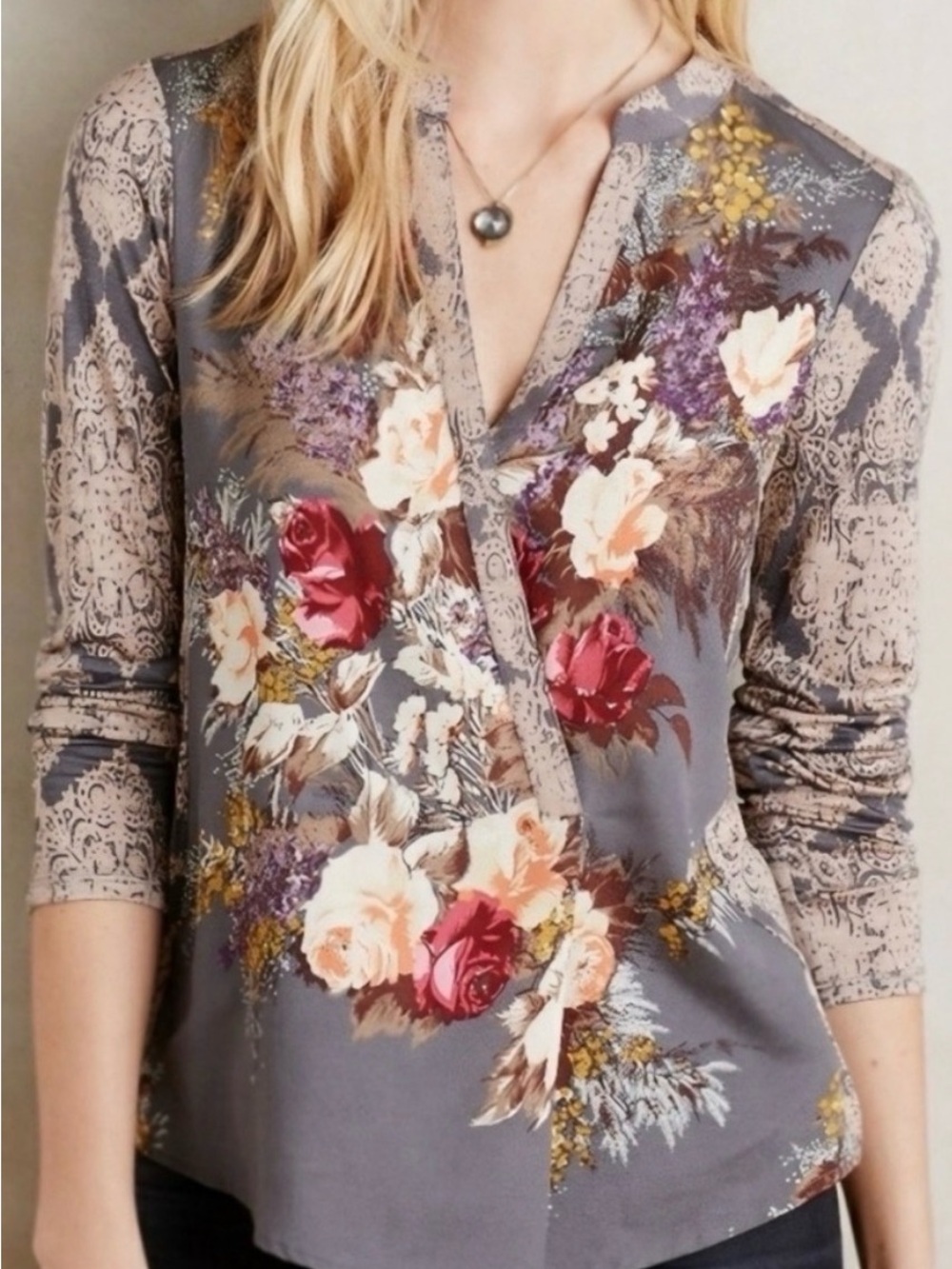 Anthropologie Tiny Jardim Faux
Floral Wrap Top Blouse Medium